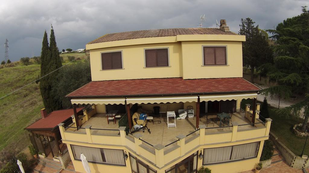 Bed And Breakfast La Corte Degli Ulivi Civitavecchia Exterior photo