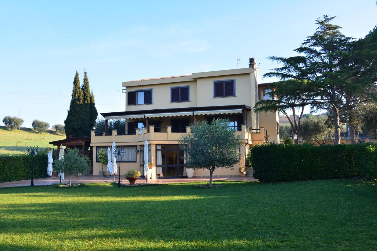 Bed And Breakfast La Corte Degli Ulivi Civitavecchia Exterior photo